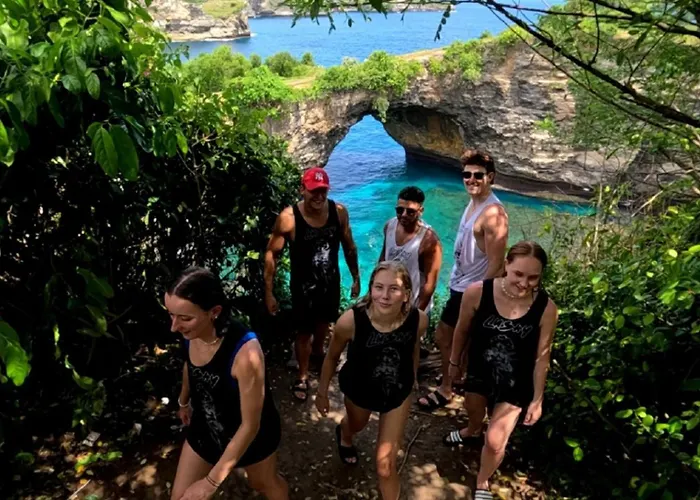 Lushy Nusa Penida Hostel